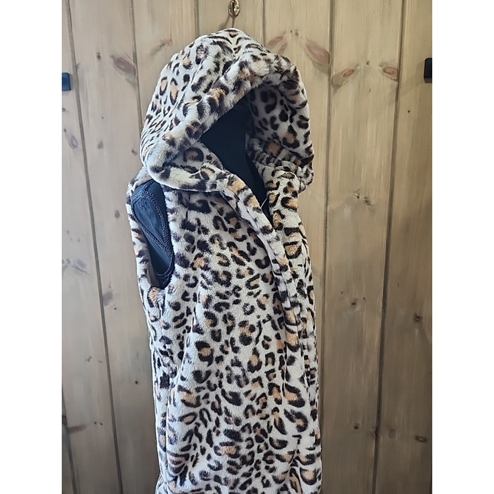 Jen and Co. Women's Leopard Animal Print Super Soft Faux Fur Hooded Vest